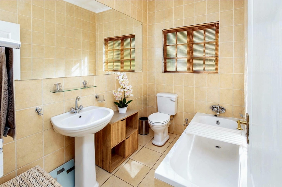 4 Bedroom Property for Sale in Safari Gardens North West